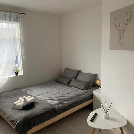 R&J Guesthouse Ro0M Grindavík Kültér fotó