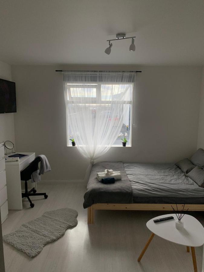R&J Guesthouse Ro0M Grindavík Kültér fotó