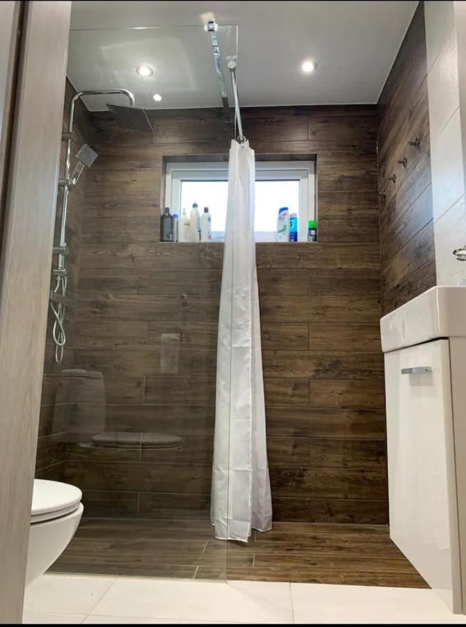 R&J Guesthouse Ro0M Grindavík Kültér fotó