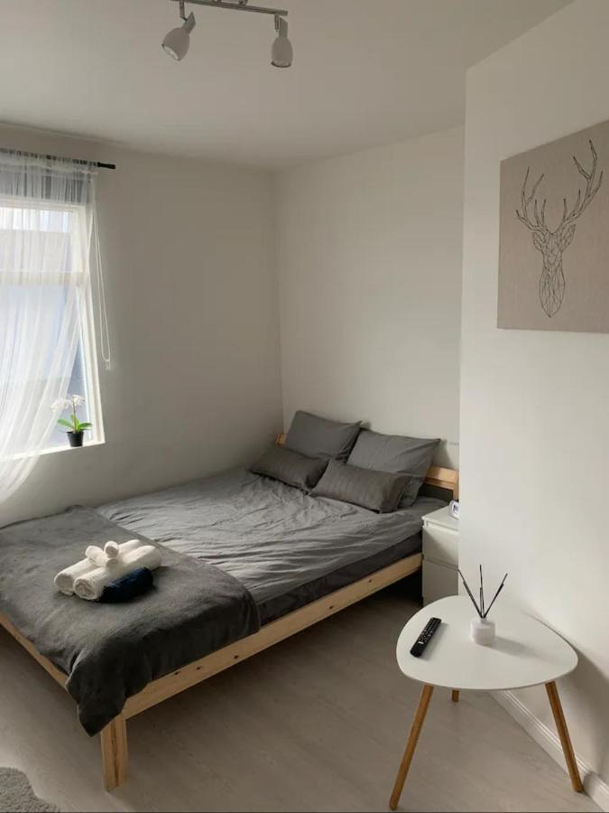 R&J Guesthouse Ro0M Grindavík Kültér fotó